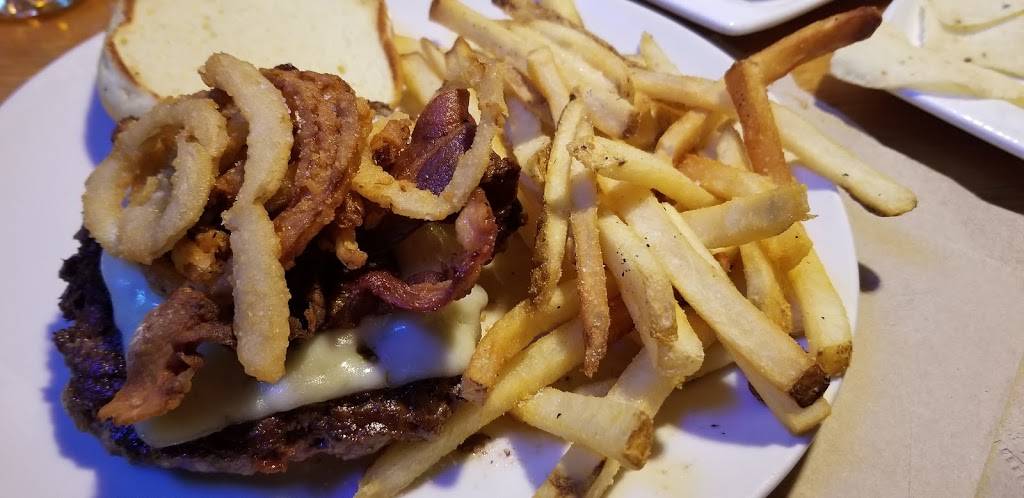 Applebees Grill + Bar | restaurant | 1107 West Chester Pike, West Chester, PA 19382, USA | 6106960751 OR +1 610-696-0751