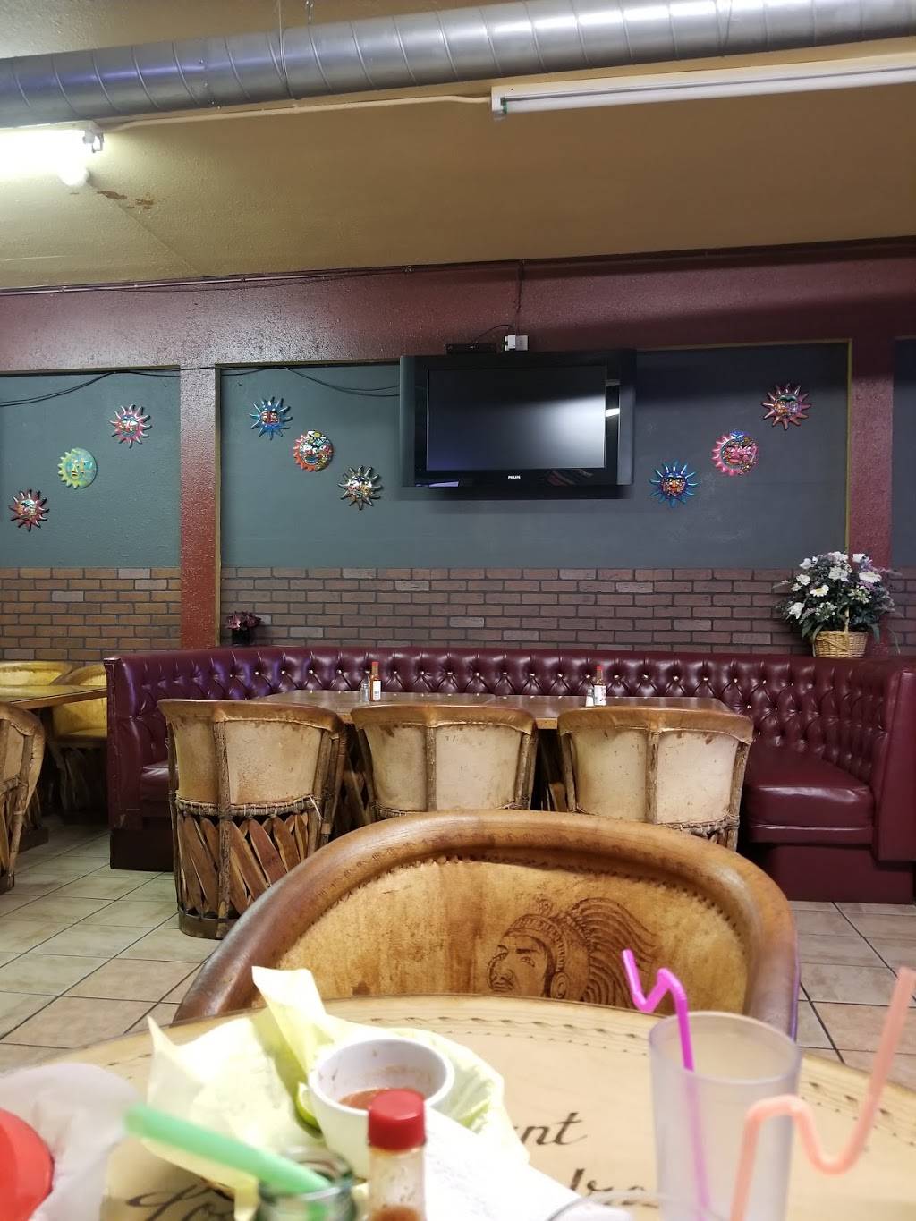 Los 3 Compadres Seafood and Mexican Cuisine | night club | 1235 W Ave I, Lancaster, CA 93534, USA | 6619482725 OR +1 661-948-2725