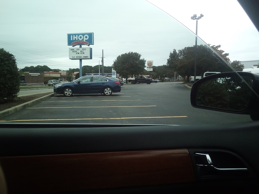 Burger King | restaurant | 445 Promenade St, Providence, RI 02908, USA | 4016000506 OR +1 401-600-0506