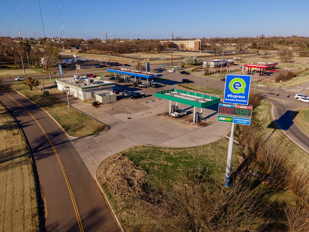 eExpress | restaurant | 6301 N Kelley Ave, Oklahoma City, OK 73111, USA | 4058431111 OR +1 405-843-1111