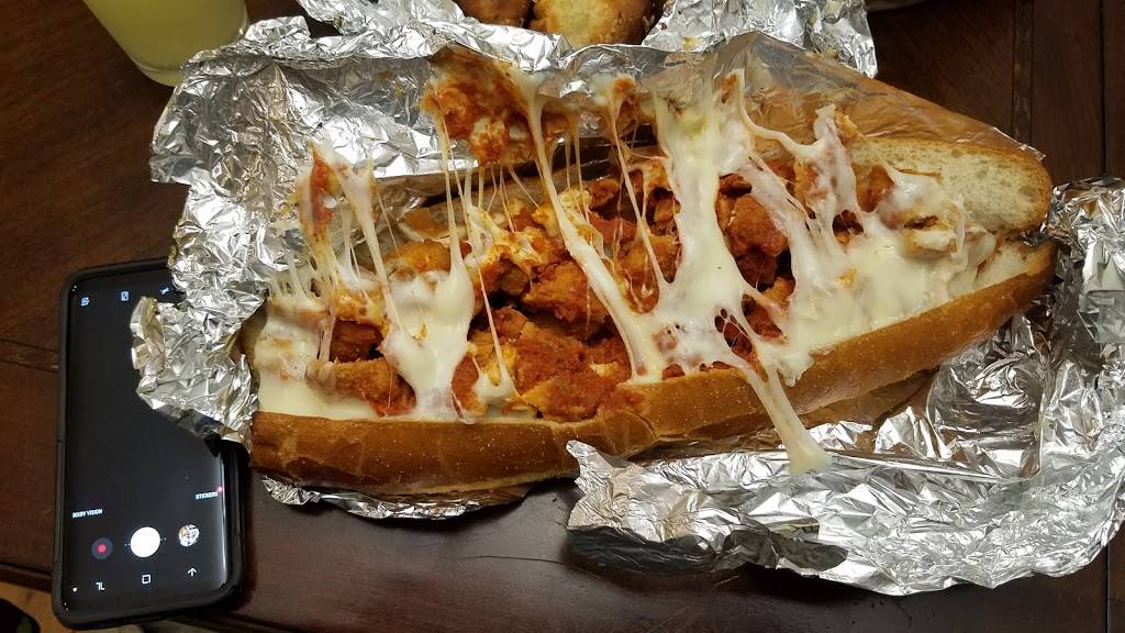 Ciros Pizza | restaurant | 11303 Beach Channel Dr, Far Rockaway, NY 11694, USA | 7184748068 OR +1 718-474-8068