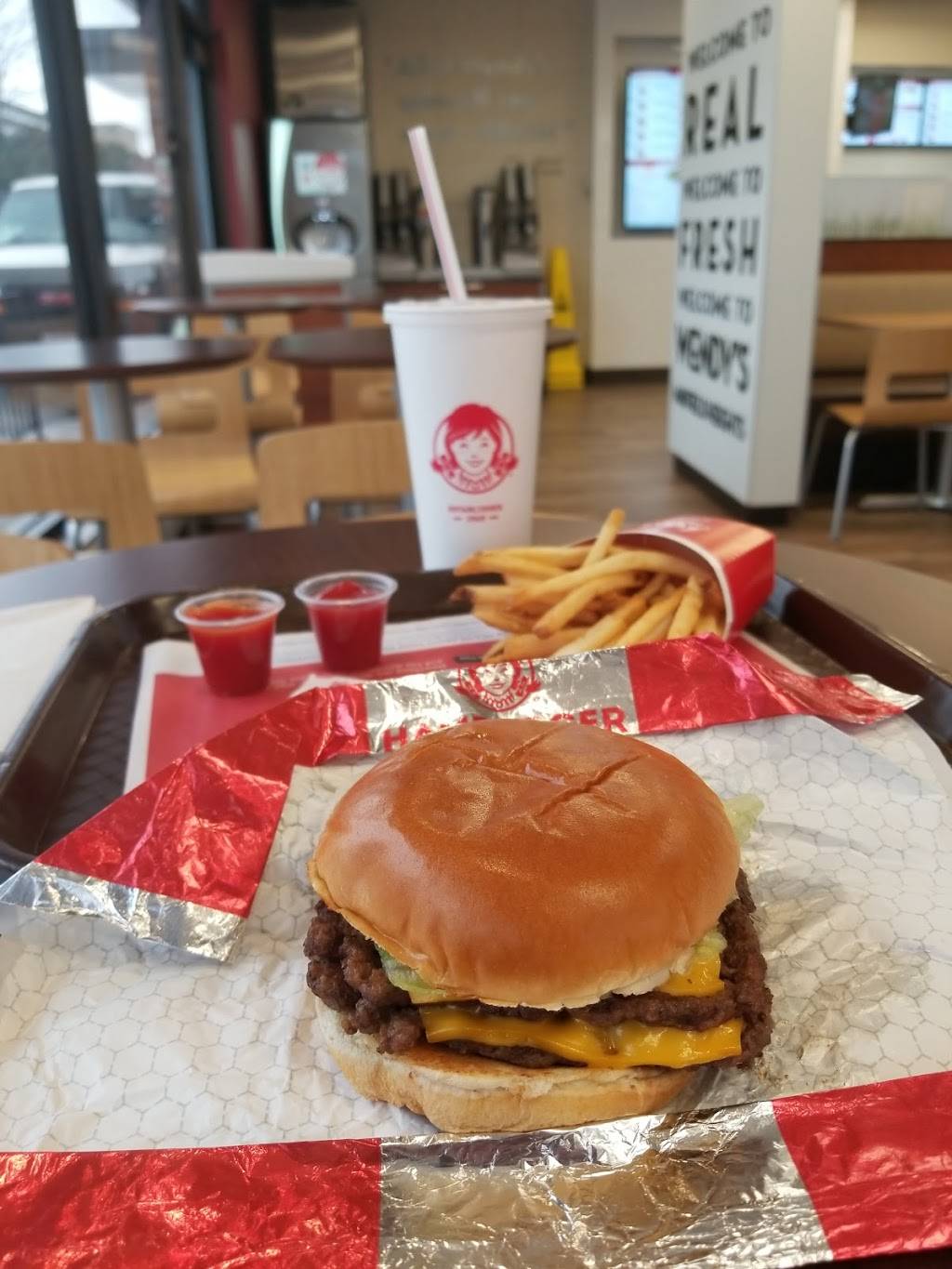 Wendys | restaurant | 1374 Som Center Rd, Mayfield Heights, OH 44124, USA | 4404617718 OR +1 440-461-7718