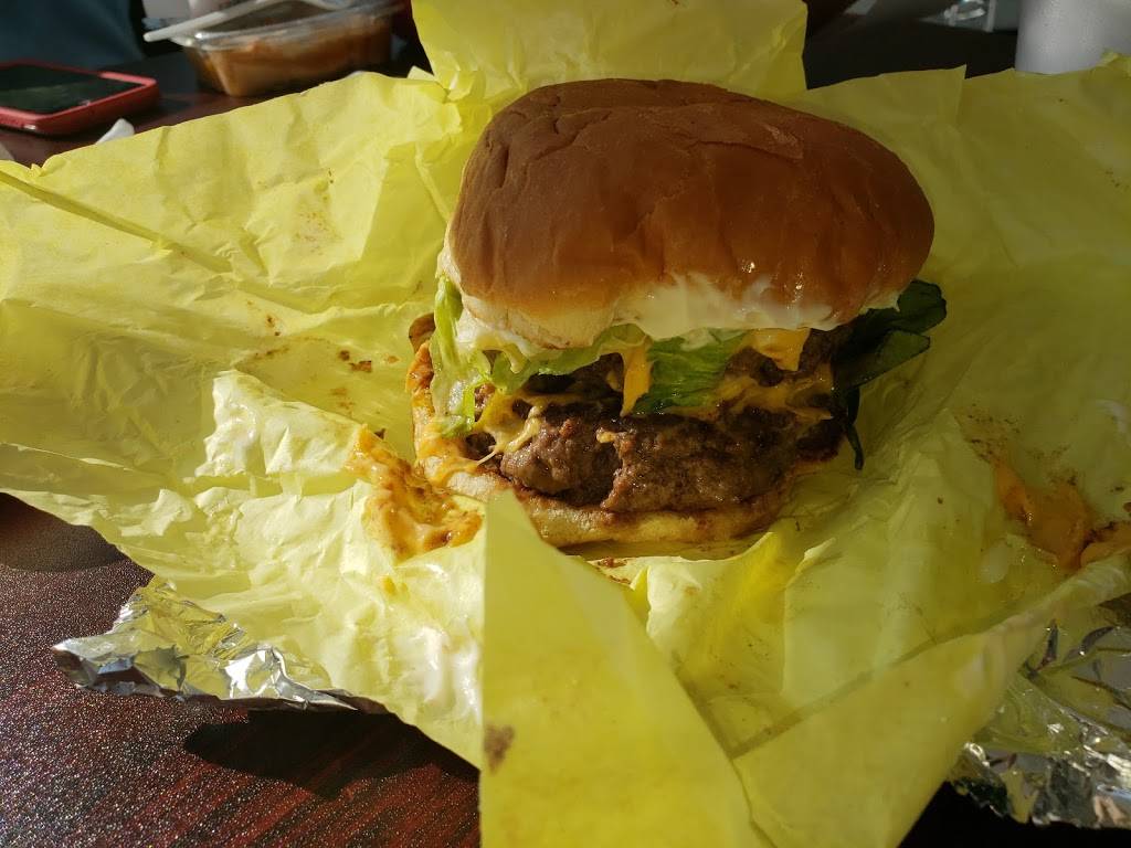 Fresh & Meaty Burgers | restaurant | 13187 Cedar Rd, Cleveland Heights, OH 44118, USA | 2163714400 OR +1 216-371-4400