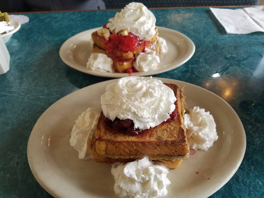 Julies Cafe & Catering | restaurant | 1685 Main St, Green Bay, WI 54302, USA | 9204693366 OR +1 920-469-3366