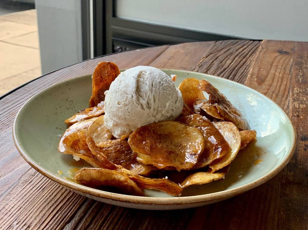 The Standard Plate & Pour | restaurant | 207 E Main St, New Albany, IN 47150, USA | 8125901055 OR +1 812-590-1055