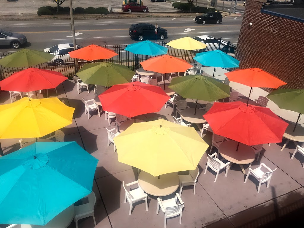 Beckerles Hilltop Tavern | restaurant | 6902 Morgan Ford Rd, St. Louis, MO 63116, USA | 3146442883 OR +1 314-644-2883