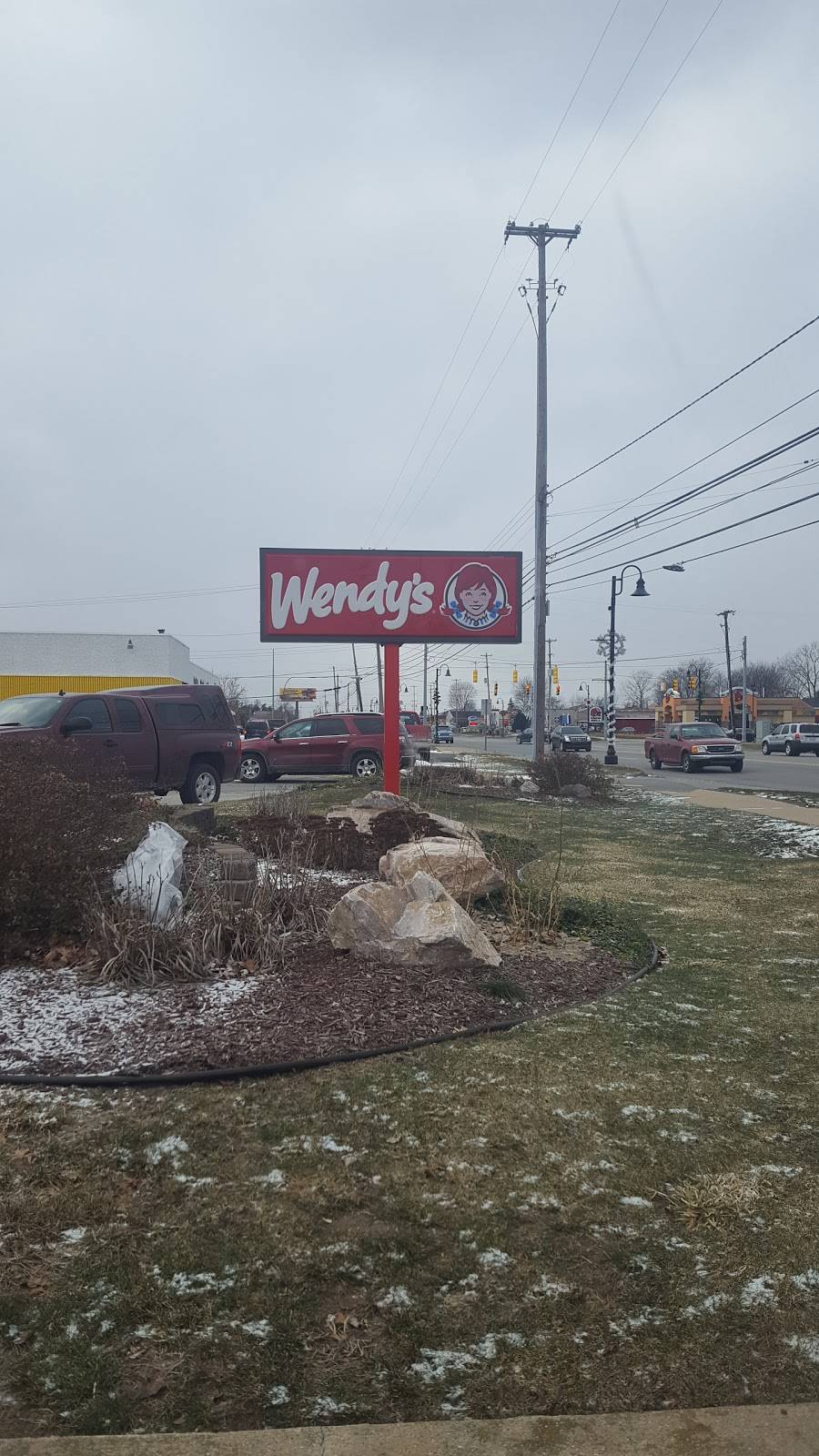 Wendys | restaurant | 7945 Gratiot Rd, Saginaw, MI 48609, USA | 9897811183 OR +1 989-781-1183