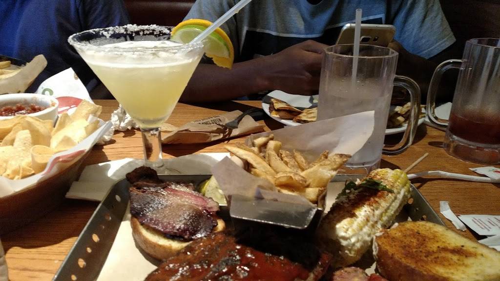 Chilis Grill & Bar | meal takeaway | 2015 Birch Rd Ste 2400, Chula Vista, CA 91915, USA | 6194825551 OR +1 619-482-5551