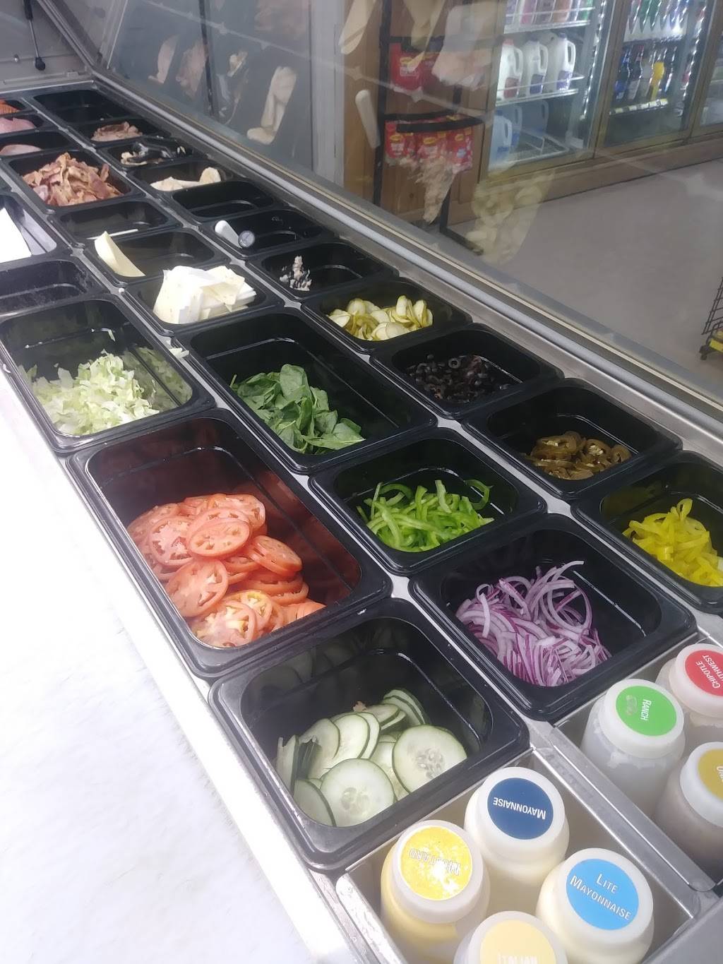 Subway | restaurant | 211 E Main St, Pinckney, MI 48169, USA | 7348785620 OR +1 734-878-5620