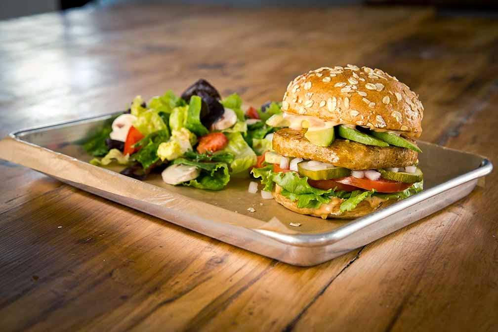 MOOYAH Burgers, Fries & Shakes | restaurant | 5194 Commons Dr #110, Rocklin, CA 95677, USA | 9166609591 OR +1 916-660-9591