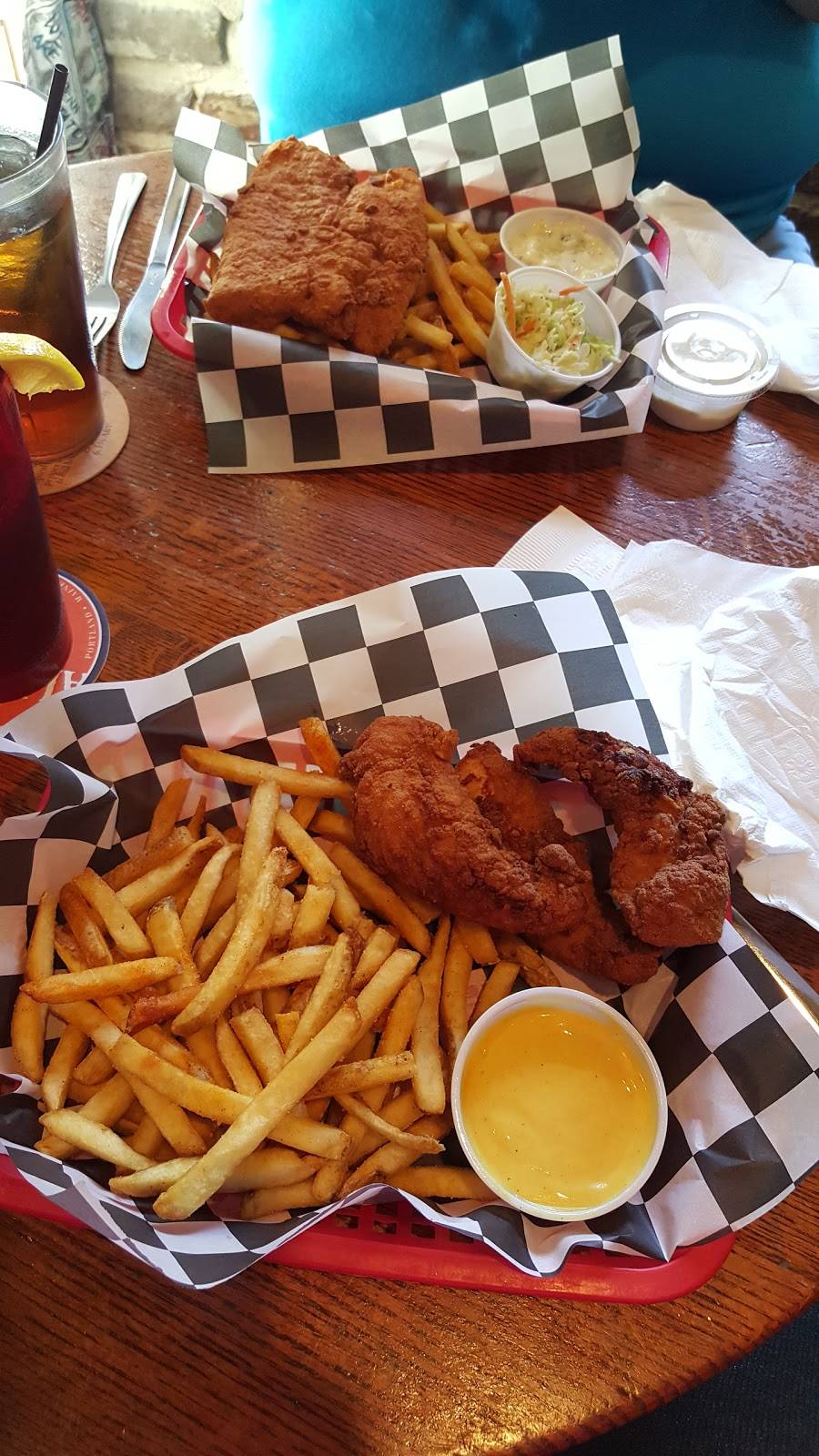 The Griffon | restaurant | 18 Vendue Range, Charleston, SC 29401, USA | 8437231700 OR +1 843-723-1700