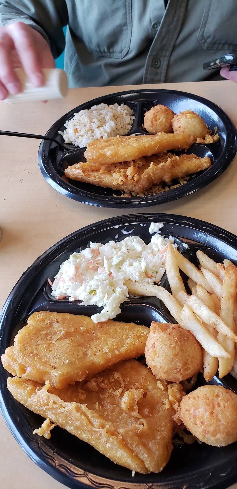 Long John Silvers | restaurant | 317 Pike St, Marietta, OH 45750, USA | 7403739251 OR +1 740-373-9251
