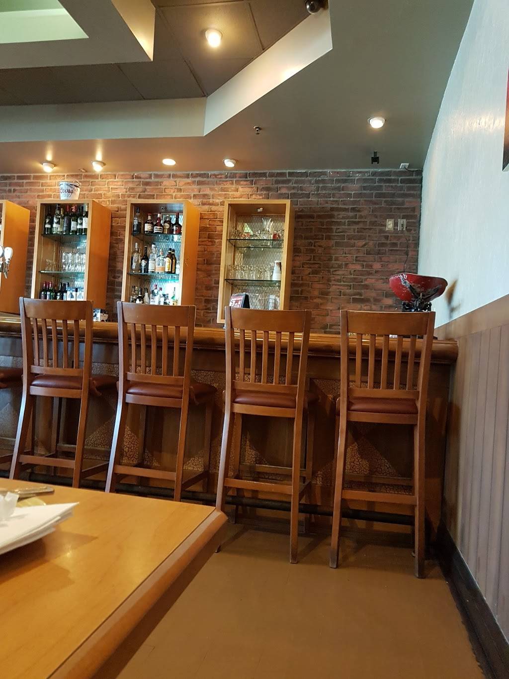 Swiss Chalet | restaurant | 2 County Ct Blvd, Brampton, ON L6W 3W8, Canada | 9054520947 OR +1 905-452-0947