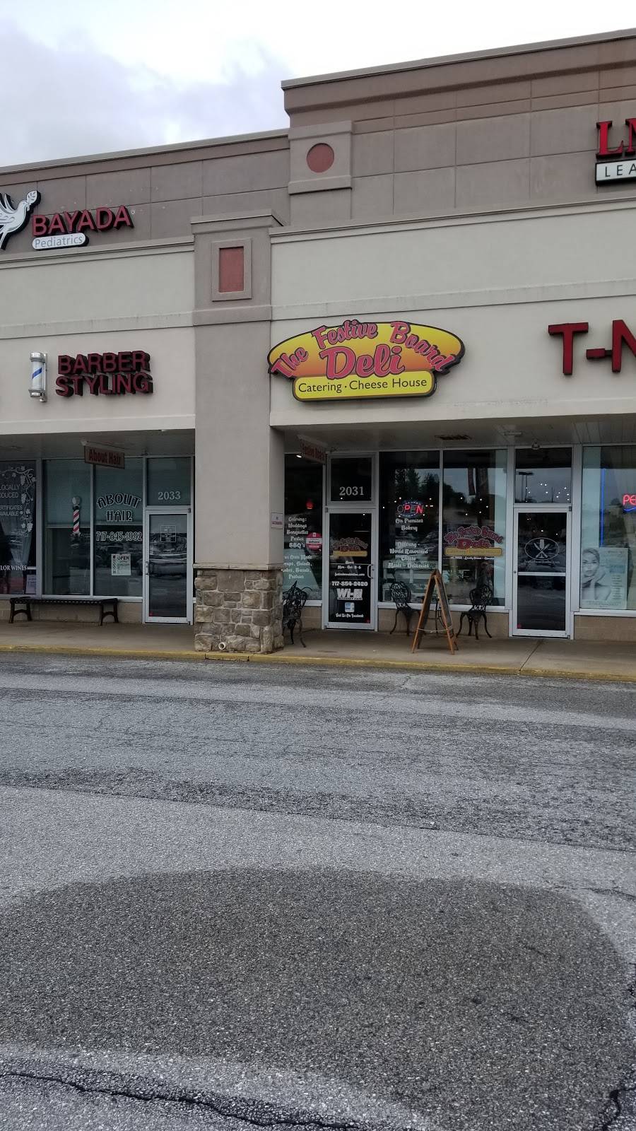 Festive Board | restaurant | 2031 Springwood Rd, York, PA 17403, USA | 7178542420 OR +1 717-854-2420