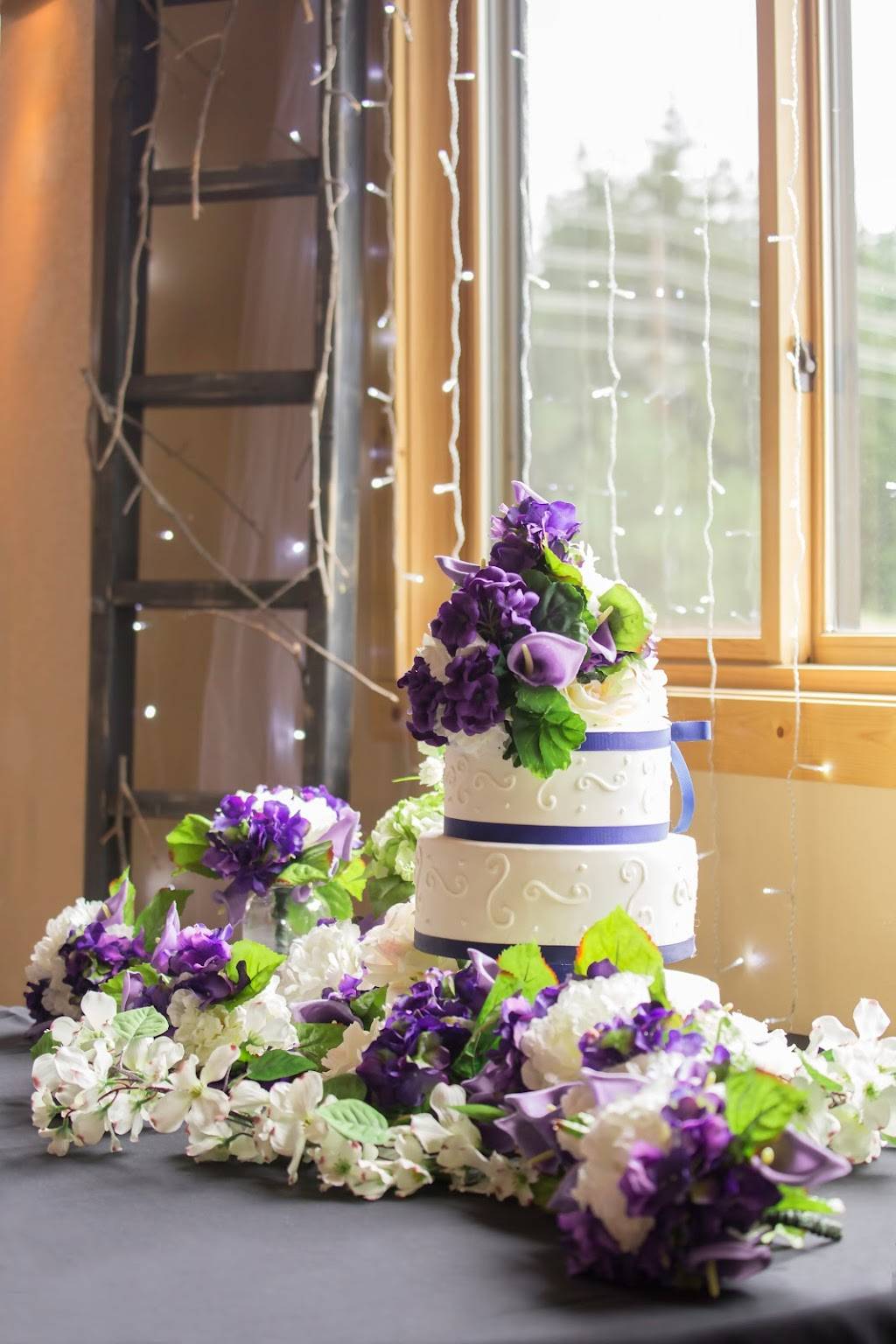 Shining Mountain Golf Course | restaurant | 100 Shining Mountain Ln, Woodland Park, CO 80863, USA | 7196877587 OR +1 719-687-7587