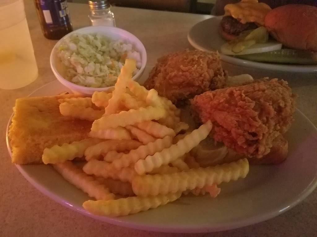 Sandis Bar & Gril Llc | restaurant | 3112 E 1961st Rd, Ottawa, IL 61350, USA | 8154319464 OR +1 815-431-9464