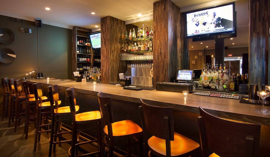 Henrys Midtown Tavern | restaurant | 132 10th St NE, Atlanta, GA 30309, USA | 4045374477 OR +1 404-537-4477