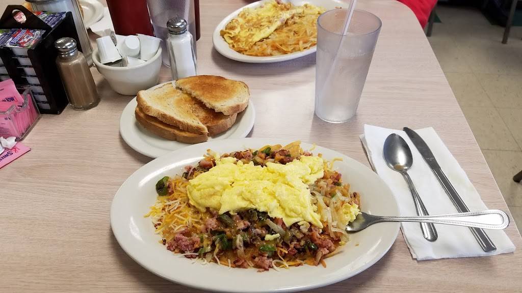 Hartlands Finest Coney Island | restaurant | 2835 Old US 23, Howell, MI 48843, USA | 8106323313 OR +1 810-632-3313