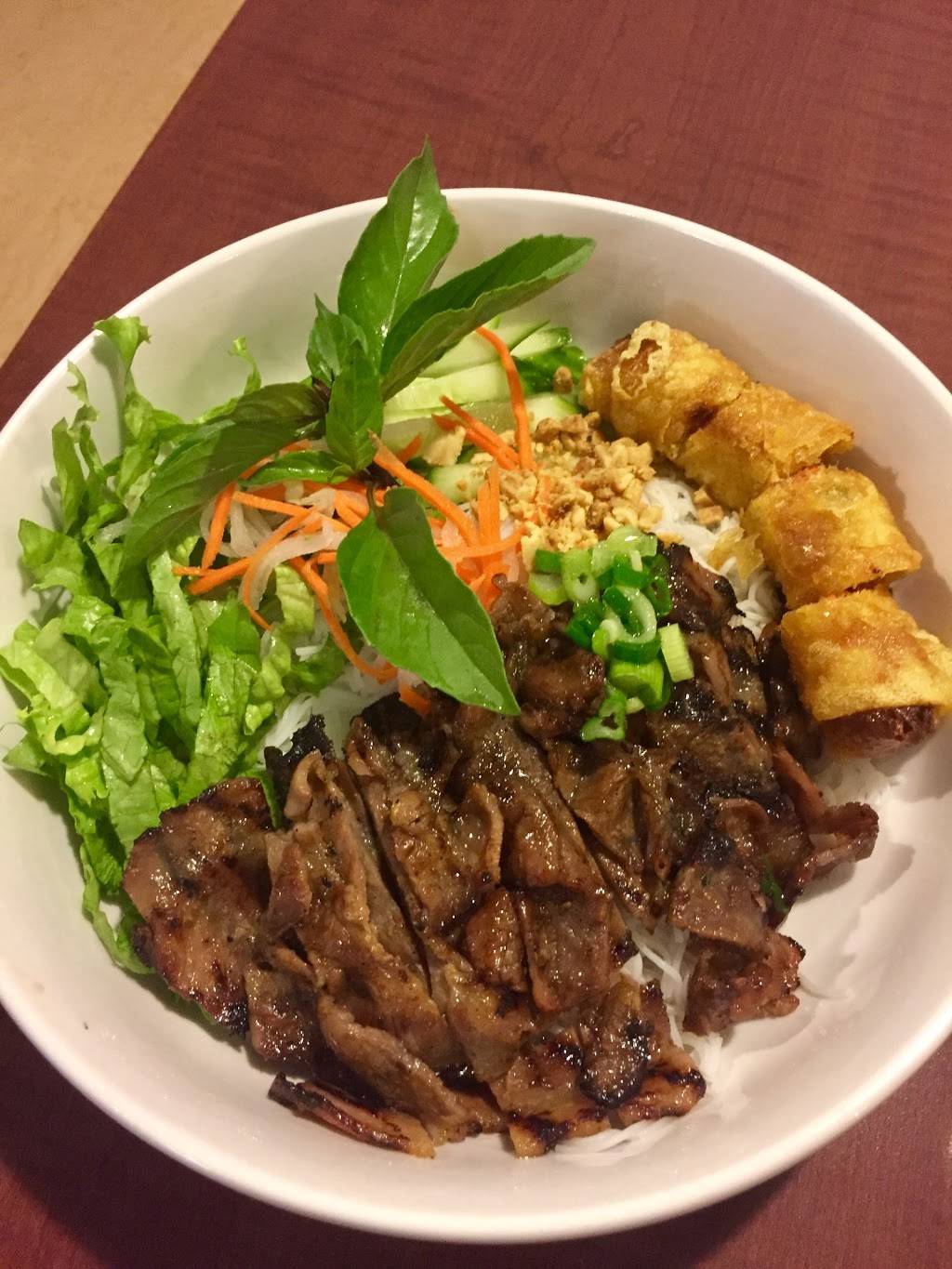 Pho Friendly 18 | restaurant | 8750 Jane St Unit 5-6, Concord, ON L4K 2M9, Canada | 9055975582 OR +1 905-597-5582