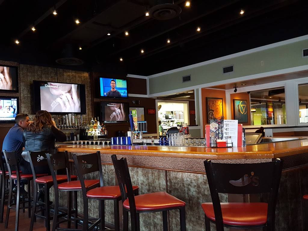 Chilis Grill & Bar | meal takeaway | 29233 Central Ave, Lake Elsinore, CA 92532, USA | 9512455101 OR +1 951-245-5101