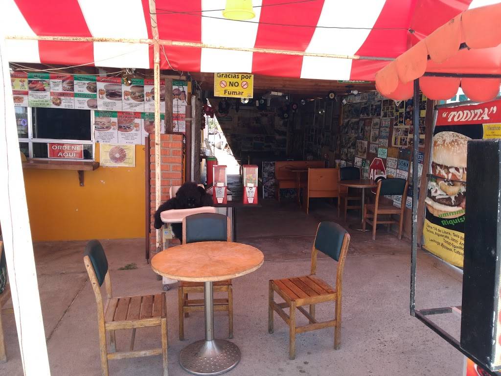 Chenchos Burger | restaurant | Calle M 490, El Sauzal, 22760 El Sauzal, B.C., Mexico | 016461746390 OR +52 646 174 6390