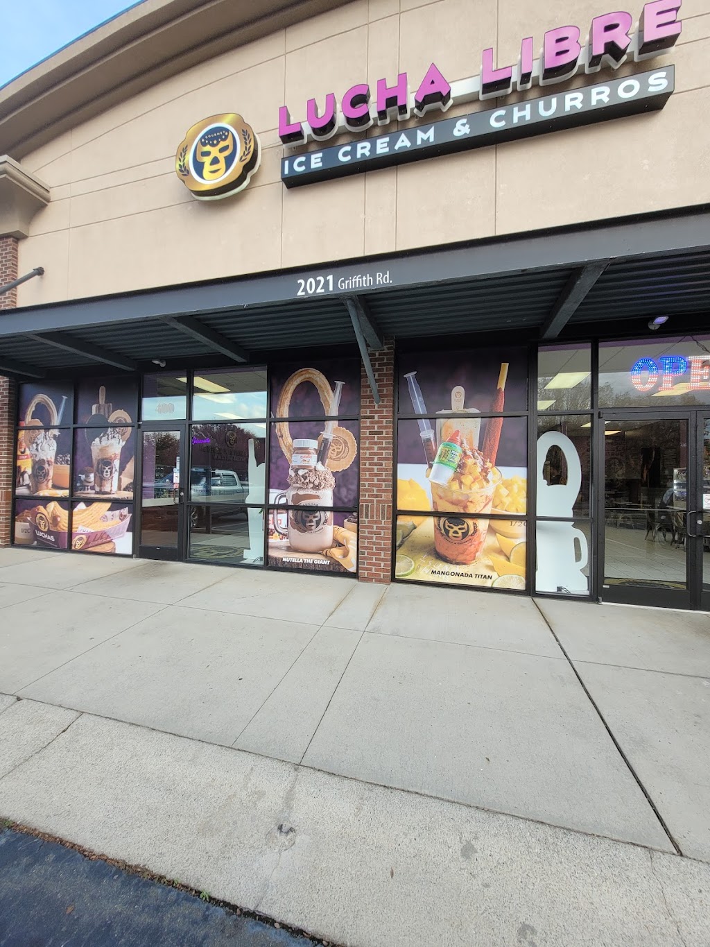 Lucha Libre Ice Cream & Churros | restaurant | 2021 Griffith Rd, Winston-Salem, NC 27103, USA | 3368937428 OR +1 336-893-7428