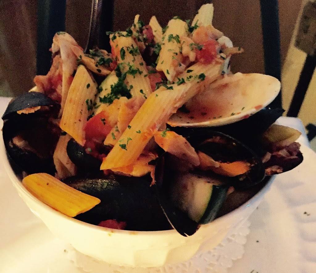 Cape Cabaret | restaurant | 4725 Vincennes Blvd, Cape Coral, FL 33904, USA | 2395493000 OR +1 239-549-3000