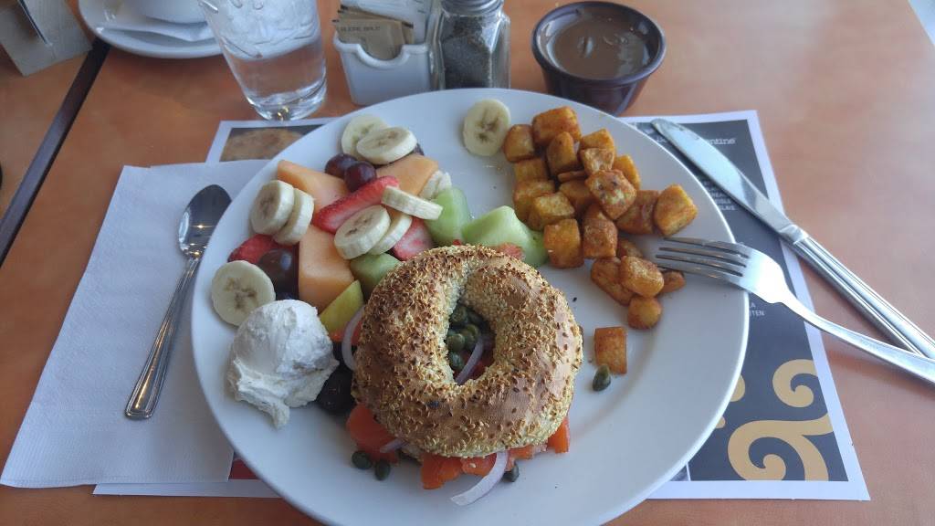 Ben & Florentine | restaurant | 3321 Rue du Carrefour Local 120, Québec, QC G1C 7E1, Canada | 4186616222 OR +1 418-661-6222