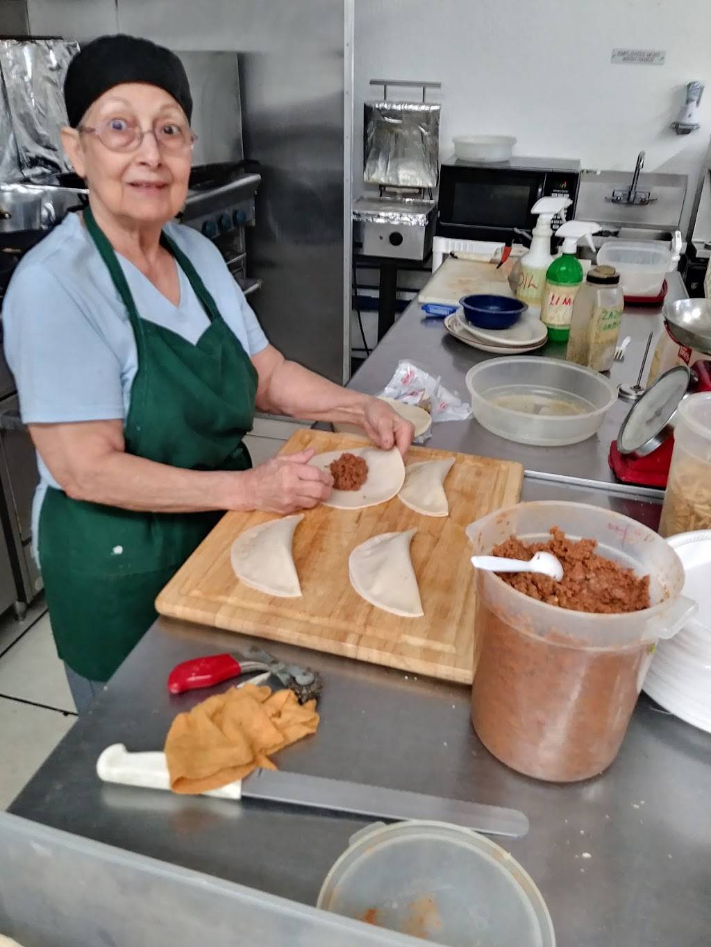 Perera Cuban Cafe | restaurant | 5772 54th Ave N, Kenneth City, FL 33709, USA | 7275412037 OR +1 727-541-2037