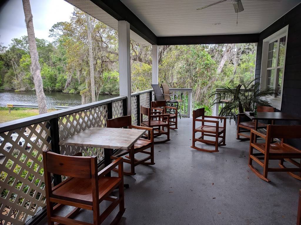 Blackwater Grill & Bar | restaurant | 6301 Riverside Dr, Yankeetown, FL 34498, USA | 3524415002 OR +1 352-441-5002