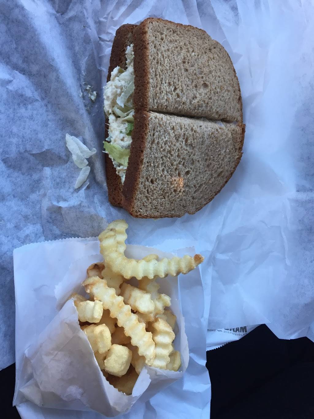 Snoopys Hot Dogs & More | restaurant | 2431 Spring Forest Rd, Raleigh, NC 27615, USA | 9198763775 OR +1 919-876-3775