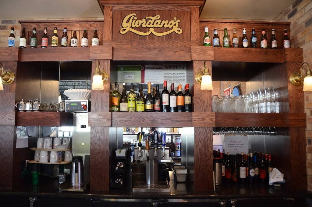 Giordanos | restaurant | 455 W Roosevelt Rd, Glen Ellyn, IL 60137, USA | 6307901717 OR +1 630-790-1717