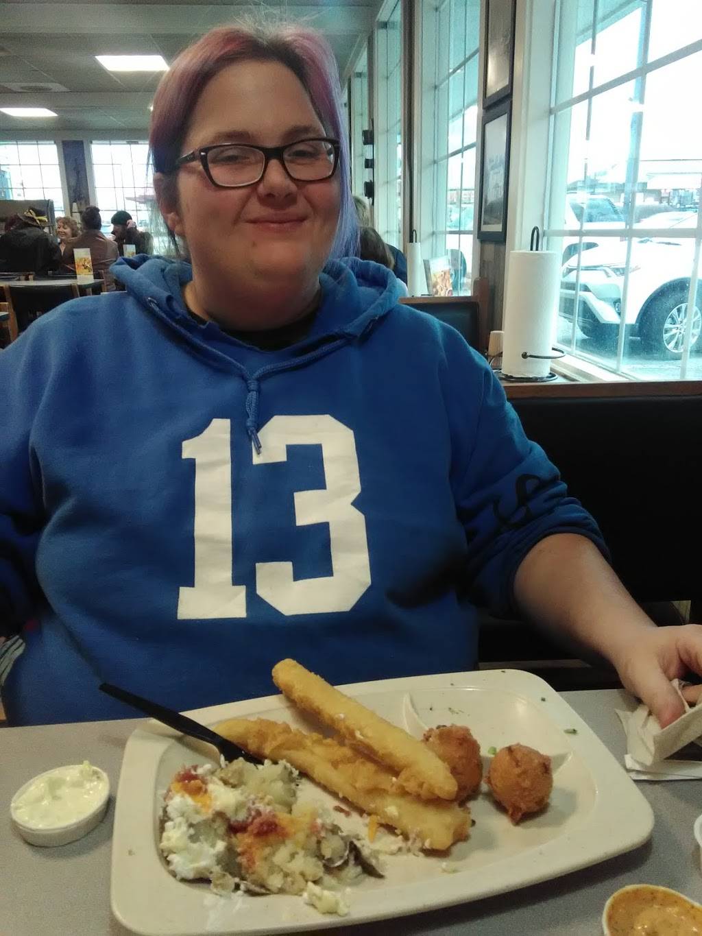 Captain Ds | restaurant | 2960 Breckenridge Ln, Louisville, KY 40220, USA | 5024564261 OR +1 502-456-4261