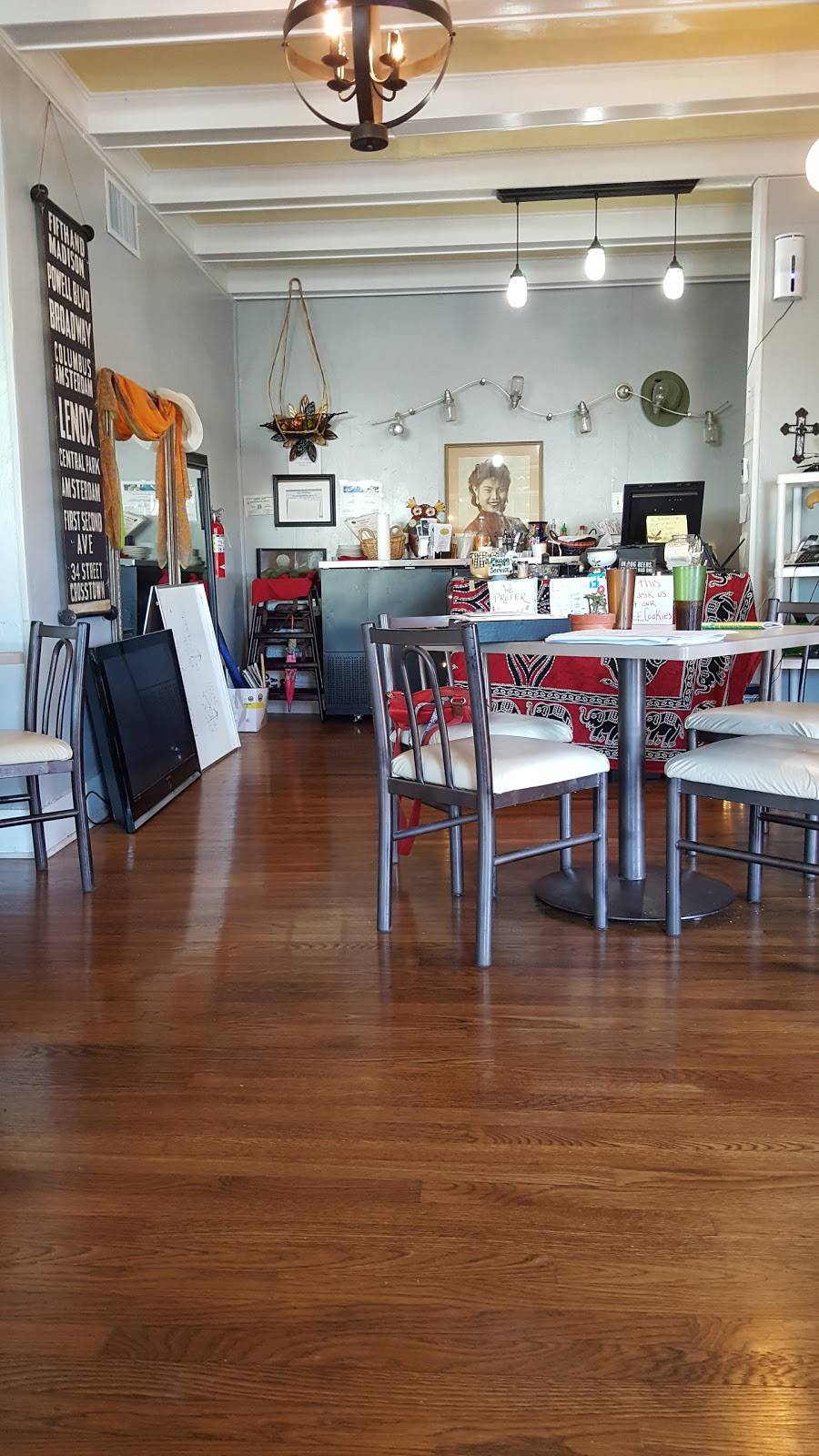 Thai Bistro And More | meal delivery | 1201 Broadway, Kerrville, TX 78028, USA | 8308905894 OR +1 830-890-5894