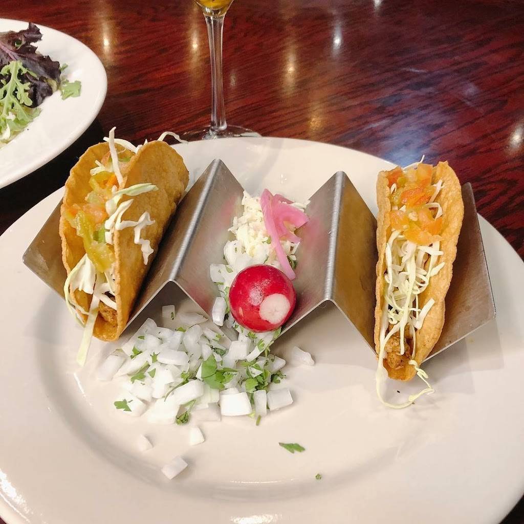 Guedos Taco Shop | restaurant | 3107 S Gilbert Rd, Gilbert, AZ 85295, USA | 4806218280 OR +1 480-621-8280