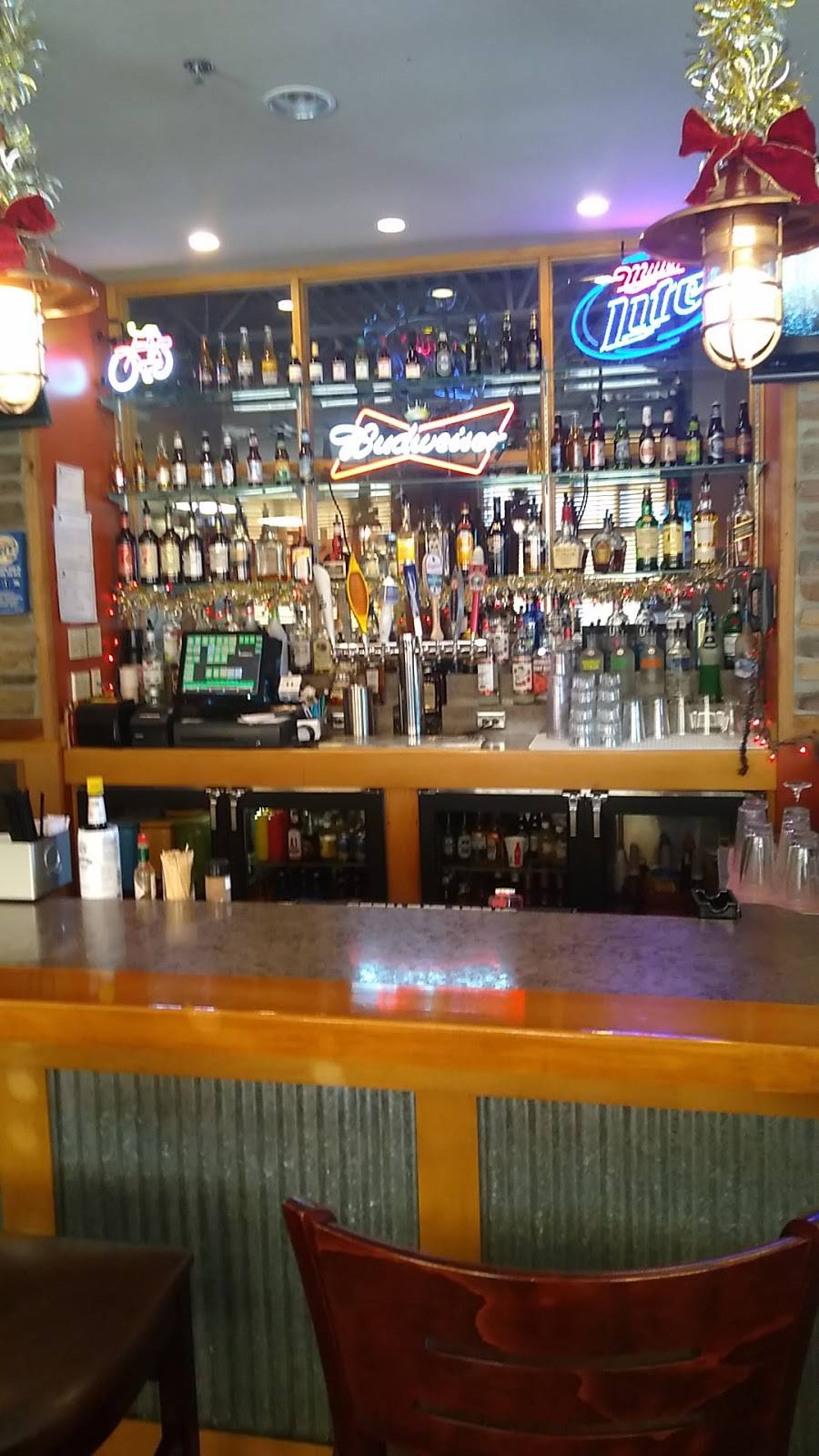 Cinders Charcoal Grill | restaurant | 221 S Kensington Dr, Appleton, WI 54915, USA | 9207395969 OR +1 920-739-5969