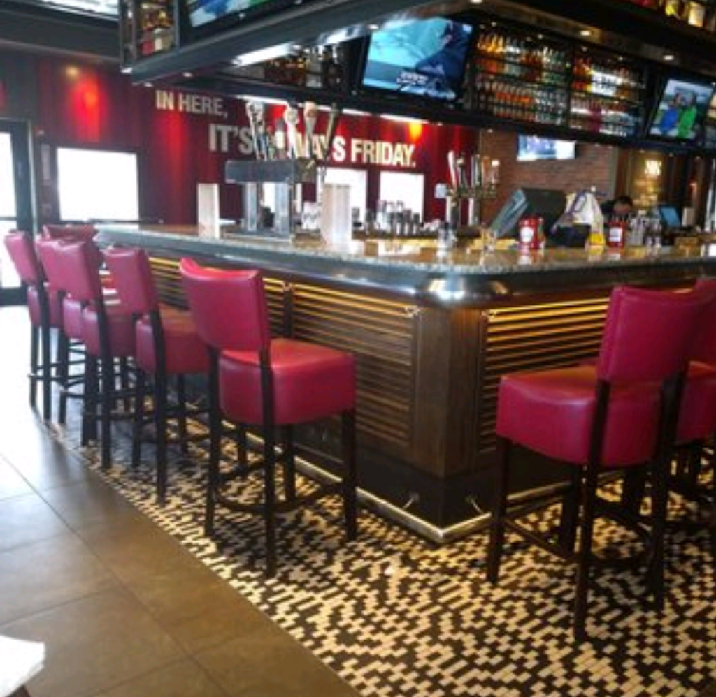 TGI Fridays | restaurant | 60 Forbes Rd, Braintree, MA 02184, USA | 7818483133 OR +1 781-848-3133