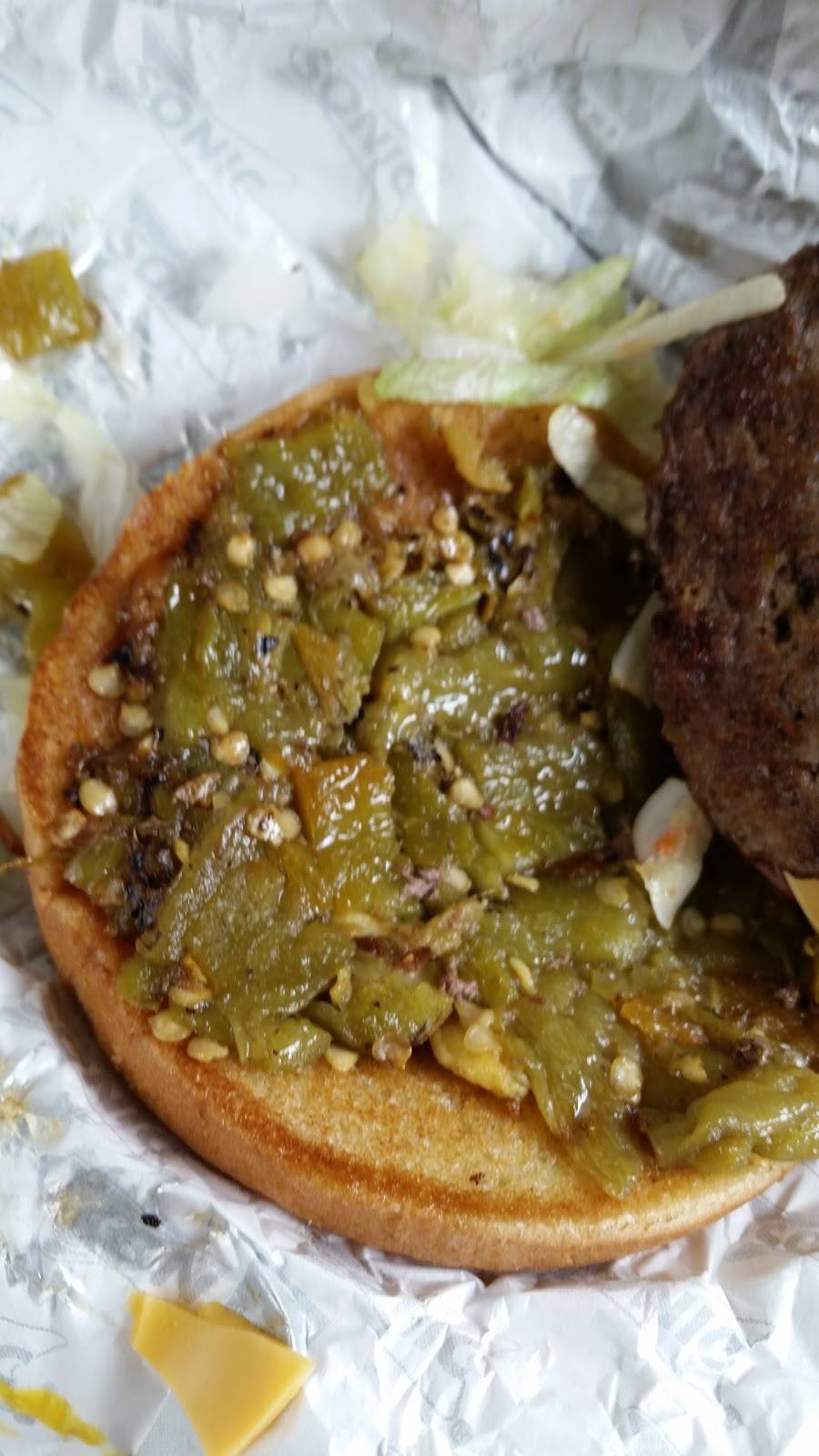 Sonic Drive-In | restaurant | 3518 Matlock Rd, Arlington, TX 76015, USA | 8175575707 OR +1 817-557-5707