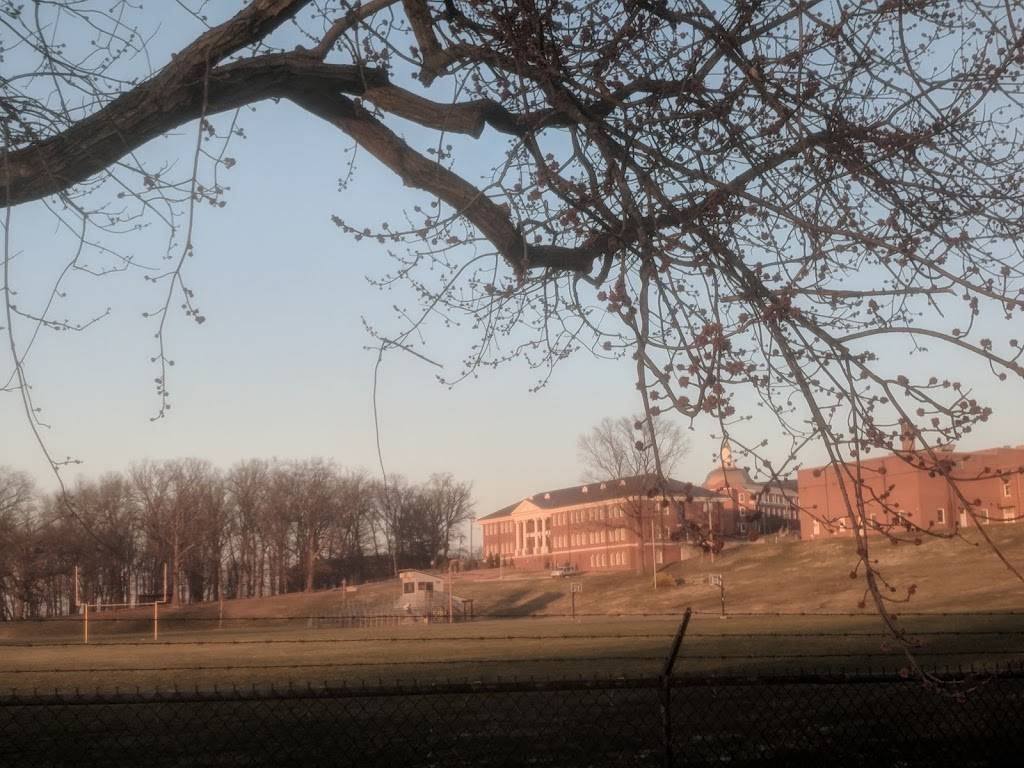 Rivers West Bar BQ Llc | restaurant | 210 S Shenandoah Ave, Front Royal, VA 22630, USA | 5714369263 OR +1 571-436-9263