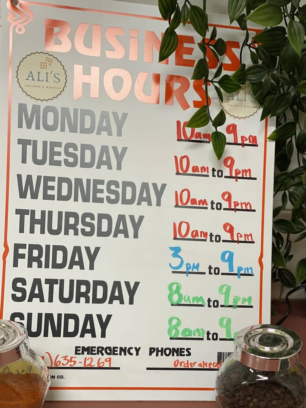 Alis Chicken & Waffles | restaurant | 4350 University Ave, San Diego, CA 92105, USA | 6196351269 OR +1 619-635-1269