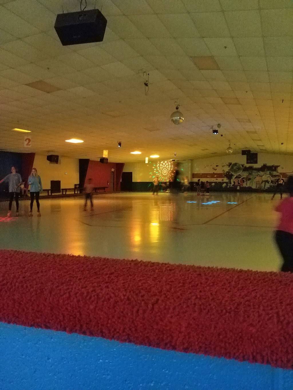 Athens Skate Inn | meal takeaway | 295 Commerce Blvd, Athens, GA 30606, USA | 7063533113 OR +1 706-353-3113