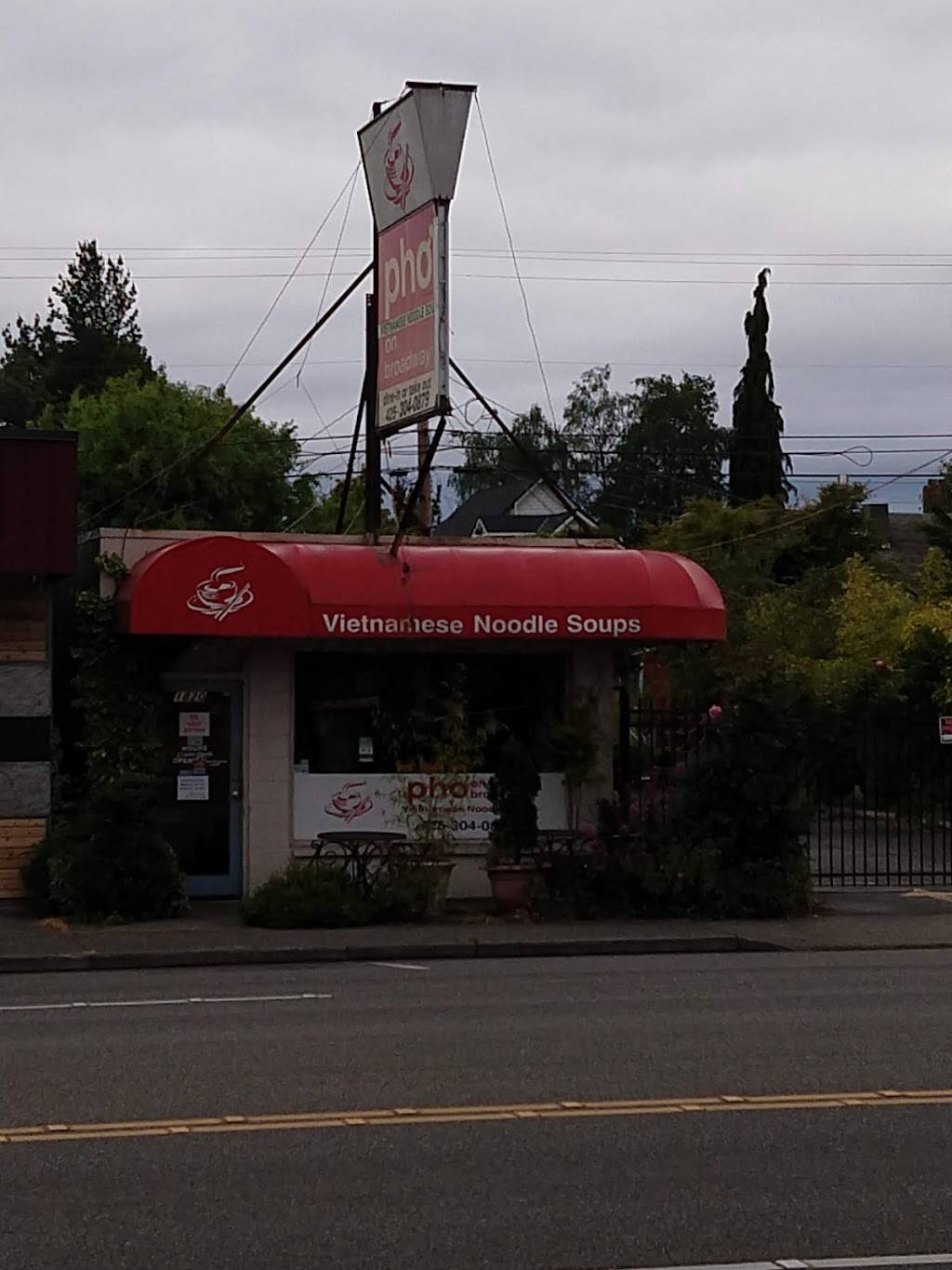 Pho On Broadway | restaurant | 1820 Broadway, Everett, WA 98201, USA | 4253040879 OR +1 425-304-0879