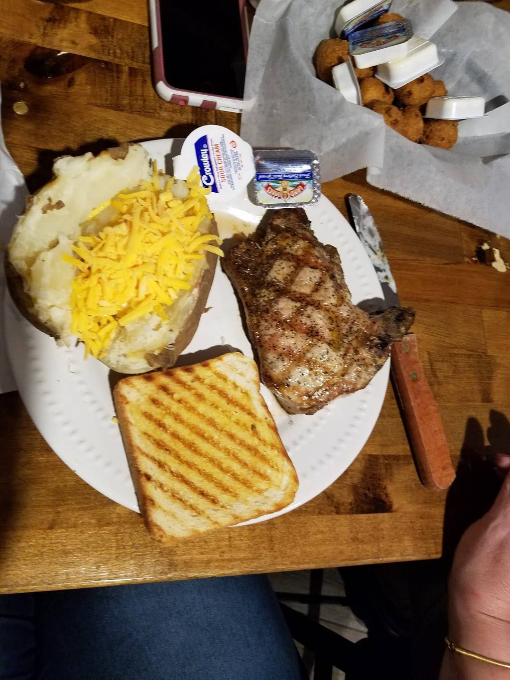 33 Oyster Shack | restaurant | 3309 NC-33, Tarboro, NC 27886, USA | 2528231948 OR +1 252-823-1948