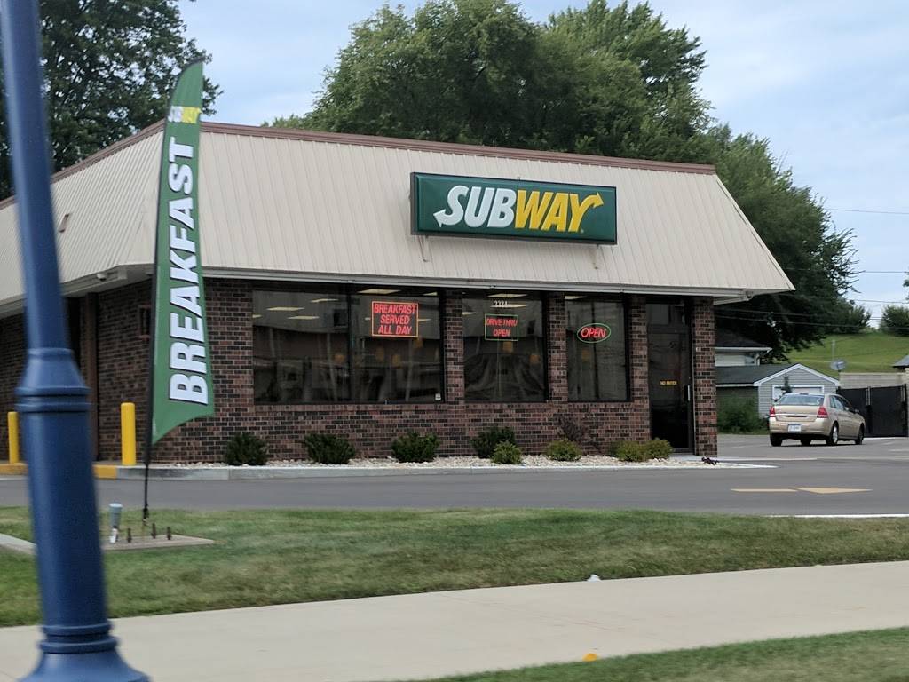 Subway | restaurant | 2324 Camanche Ave, Clinton, IA 52732, USA | 5632437822 OR +1 563-243-7822