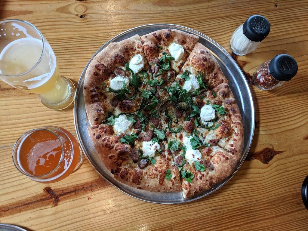 Pinthouse Pizza | restaurant | 4729 Burnet Rd, Austin, TX 78756, USA | 5124369605 OR +1 512-436-9605