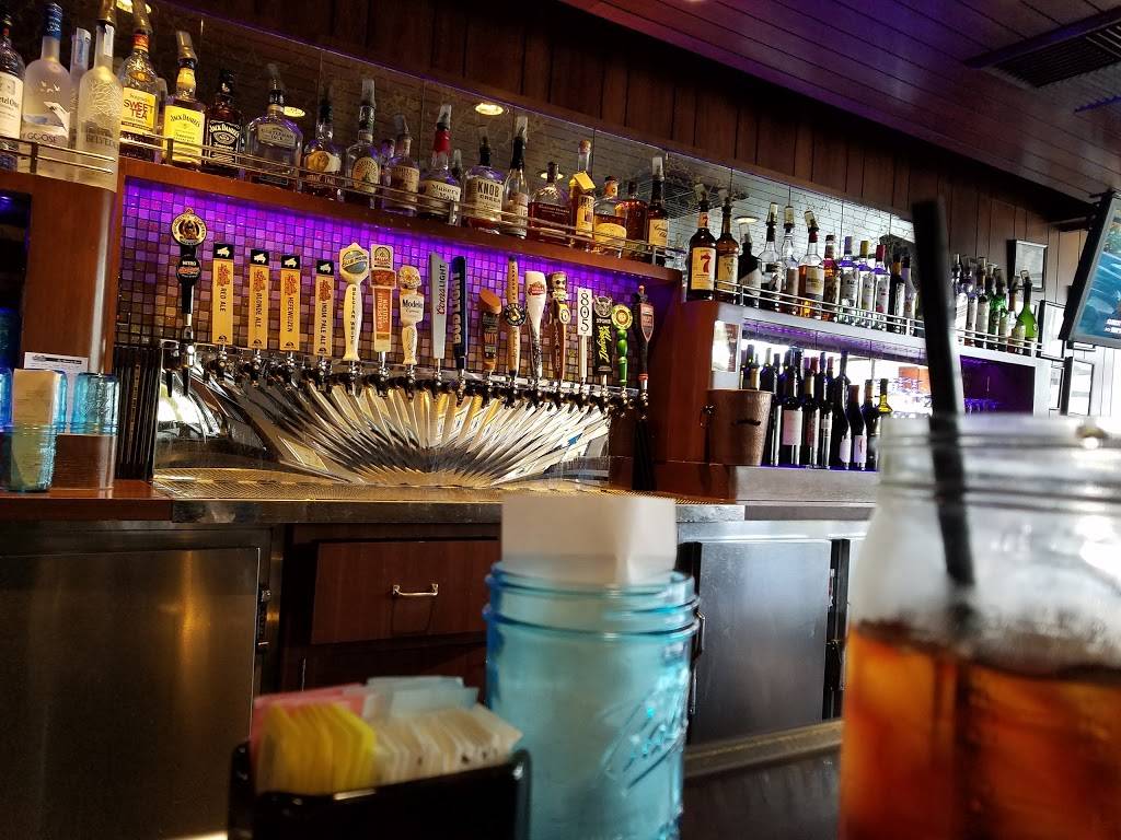 Lucilles Smokehouse Bar-B-Que | restaurant | 40748 Winchester Rd, Temecula, CA 92591, USA | 9517197427 OR +1 951-719-7427