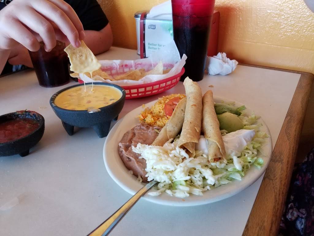 Taqueria La Tapatia | restaurant | 2132 N Mays St # 880, Round Rock, TX 78664, USA | 5128285554 OR +1 512-828-5554