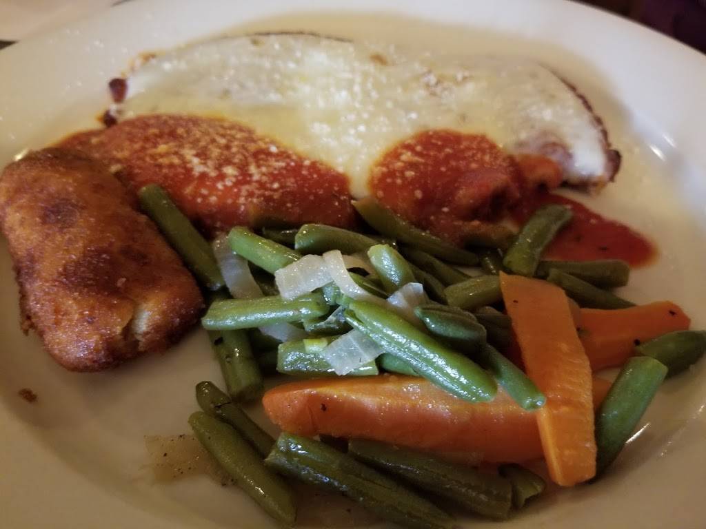 Dominics | restaurant | 453 Avenel St, Avenel, NJ 07001, USA | 7327263355 OR +1 732-726-3355