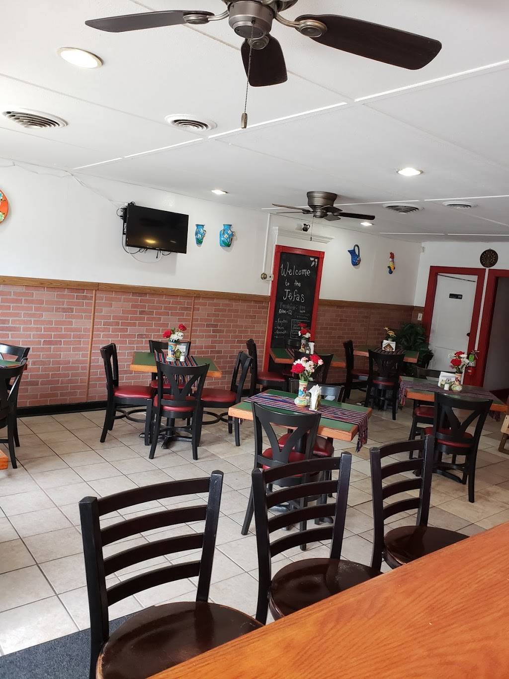 The Jefas Mexican Grill | restaurant | 100 W Cross St, Galena, MD 21635, USA | 4106487182 OR +1 410-648-7182