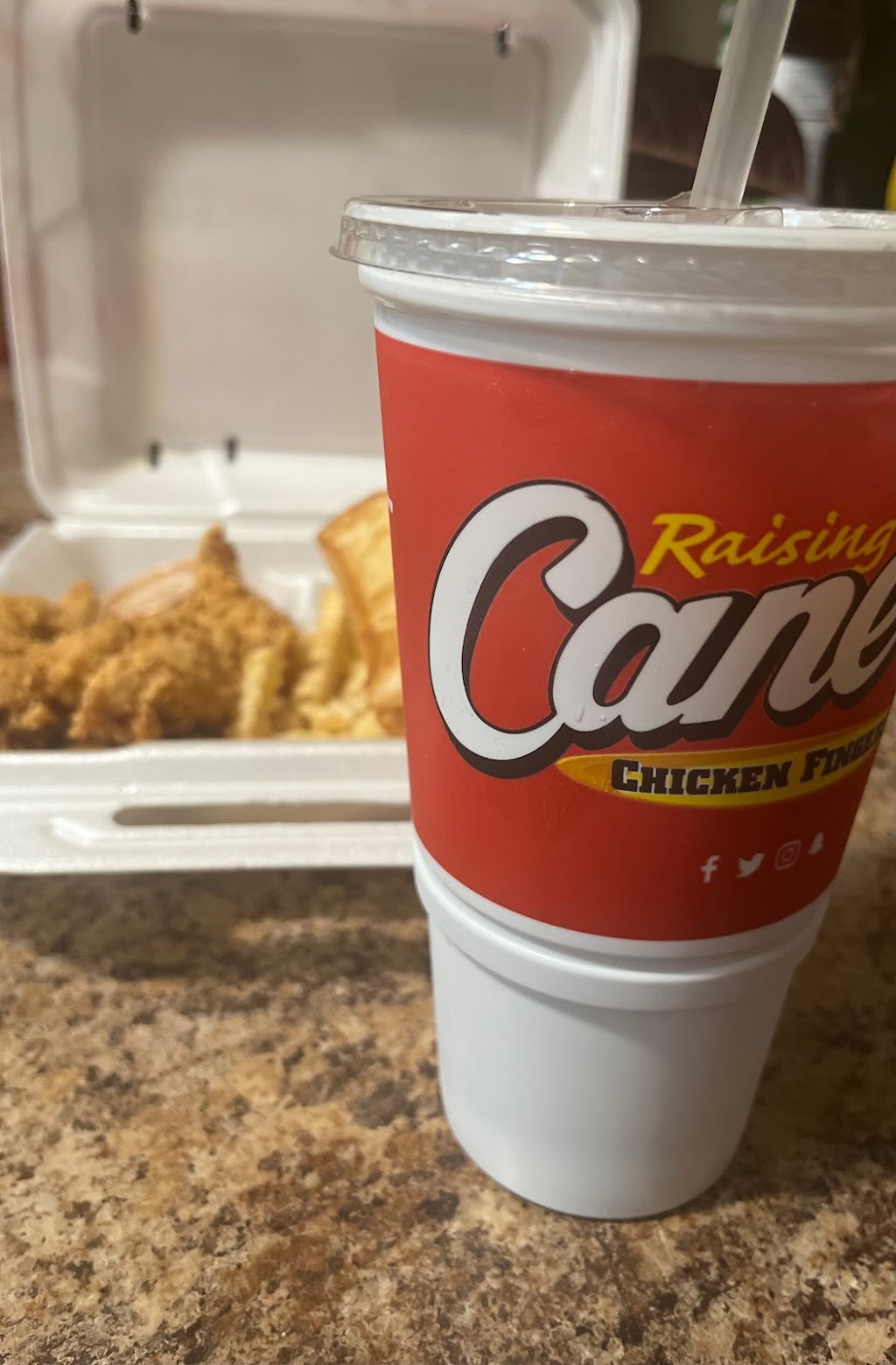 Raising Canes Chicken Fingers | meal takeaway | 1044 W Mercury Blvd, Hampton, VA 23666, USA | 7578478358 OR +1 757-847-8358